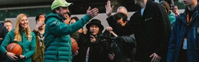 bob半岛体育官方入口-王牌对王牌！上海球迷挂念的刘炜和F1世界冠军阿隆索打篮球，谁会赢？